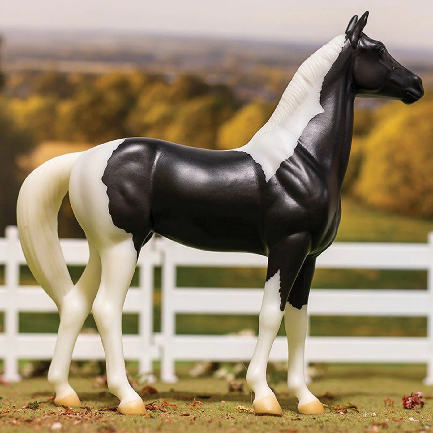 Breyer Freedom National Velvet Horse & Book Set - Image 2