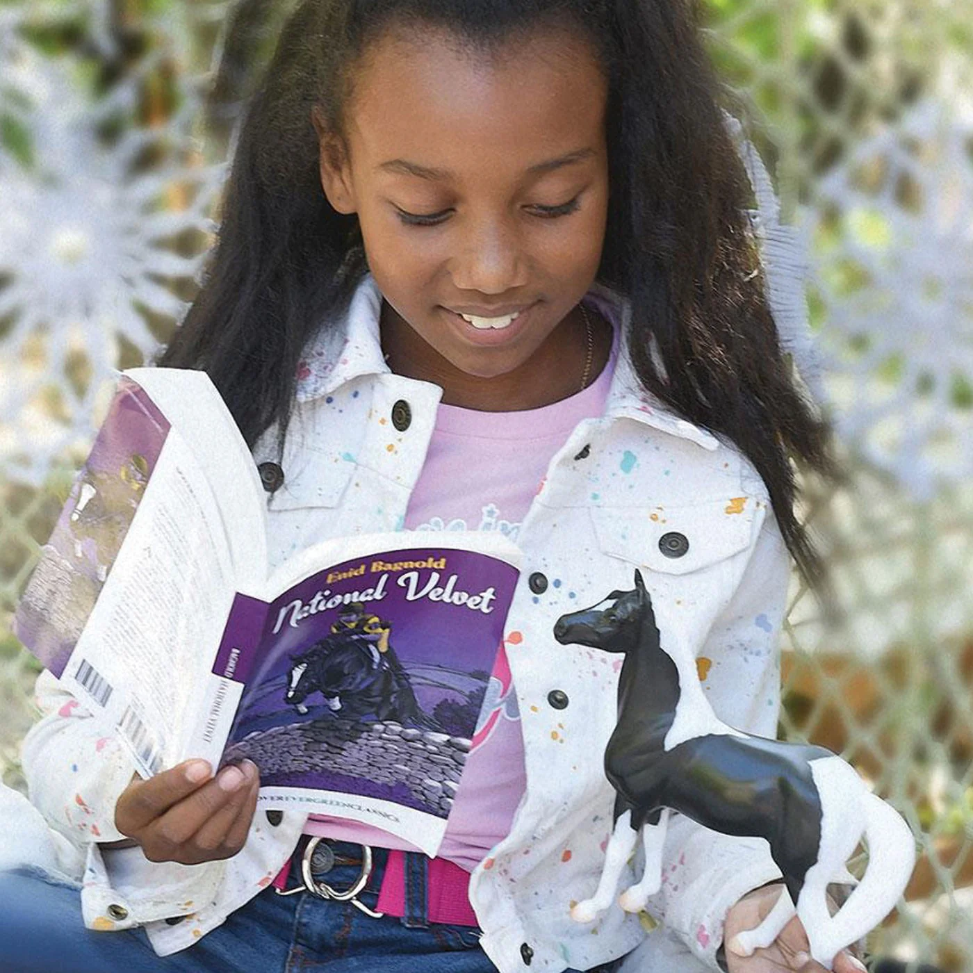Breyer Freedom National Velvet Horse & Book Set - Image 3