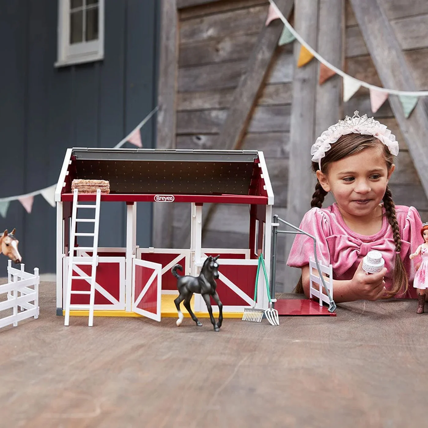 Breyer Freedom Summer Springs Country Stable - Image 4
