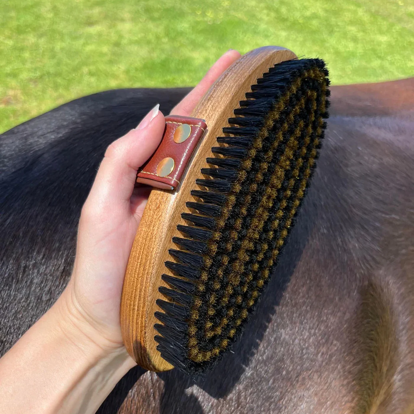 Hairy Pony Copper Bristle Body Brush - Image 3