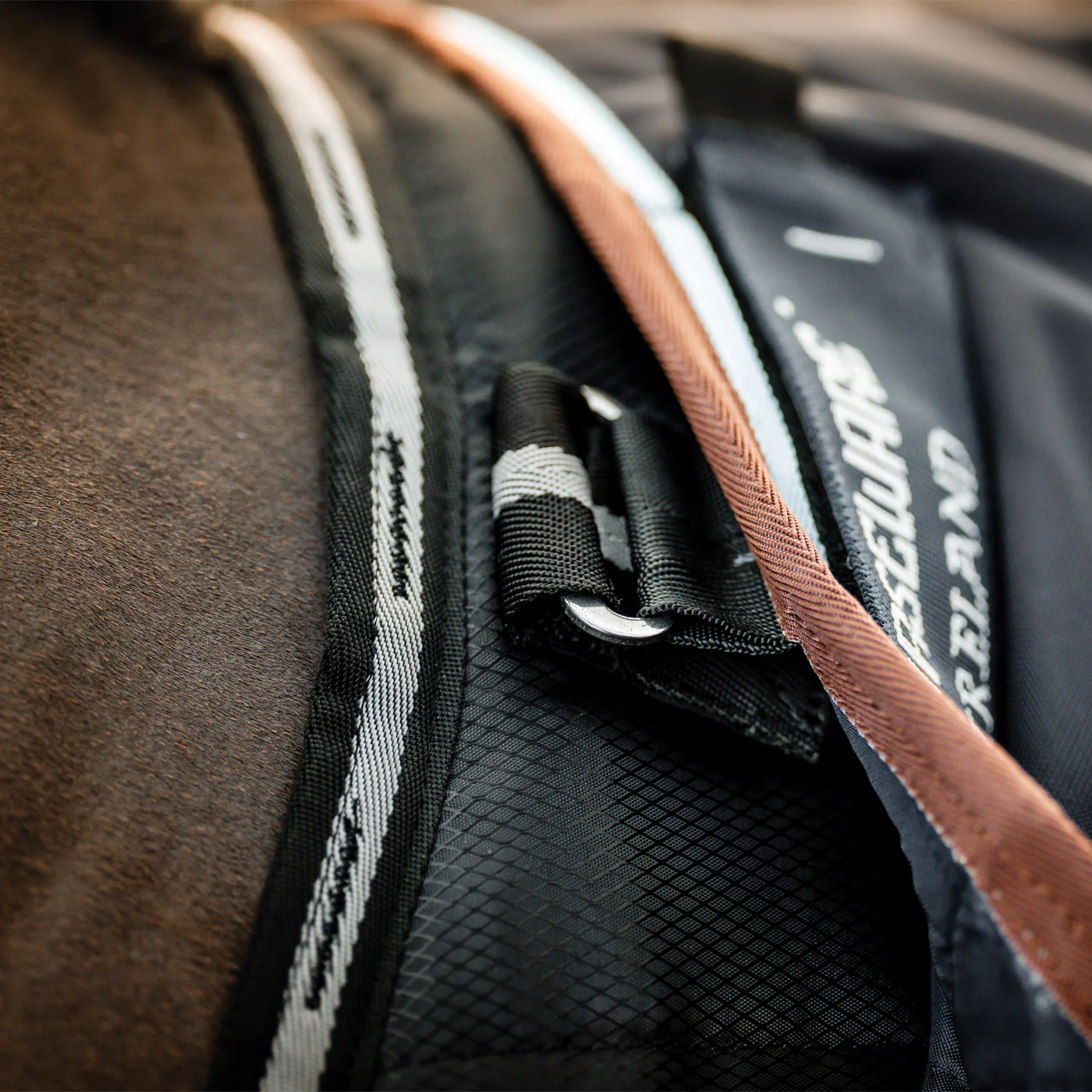 Horseware Easy-Layer Plus Stable Blanket 400 g - Image 4