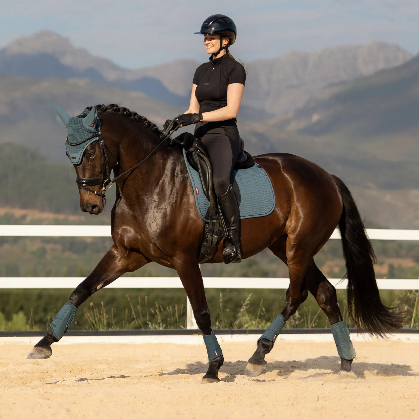 LeMieux Essence Dressage Saddle Pad - Image 3