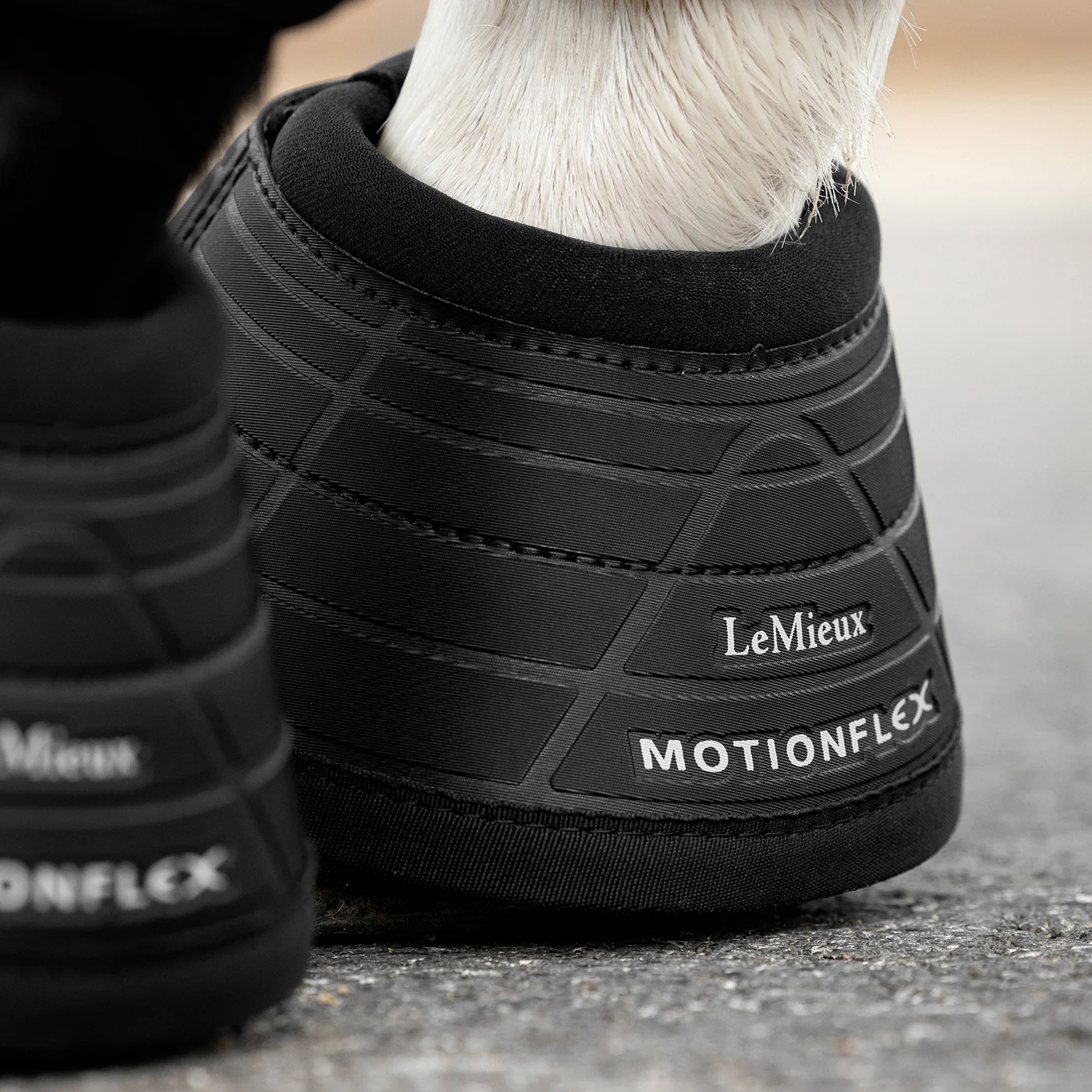 LeMieux Motionflex Over Reach Boots - Image 5