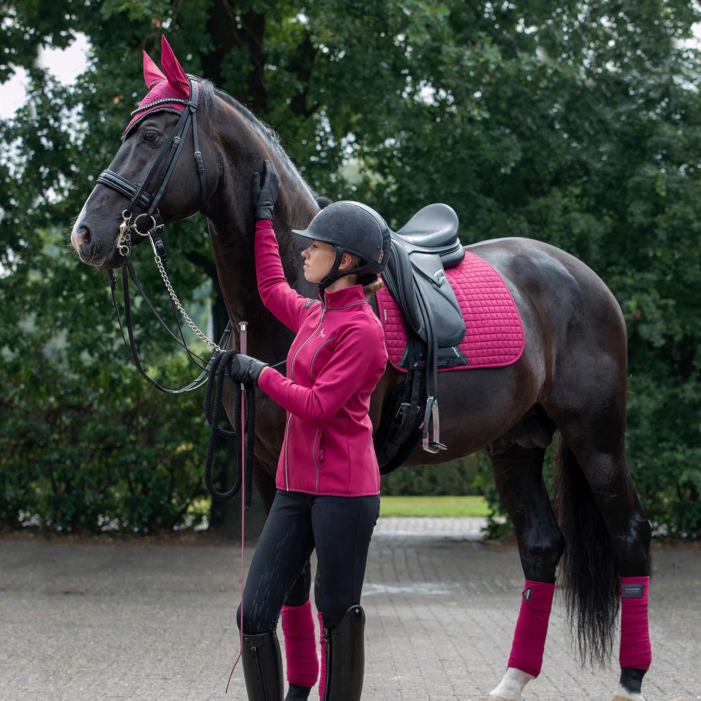 LeMieux Suede Dressage Square Saddle Pad - Image 21