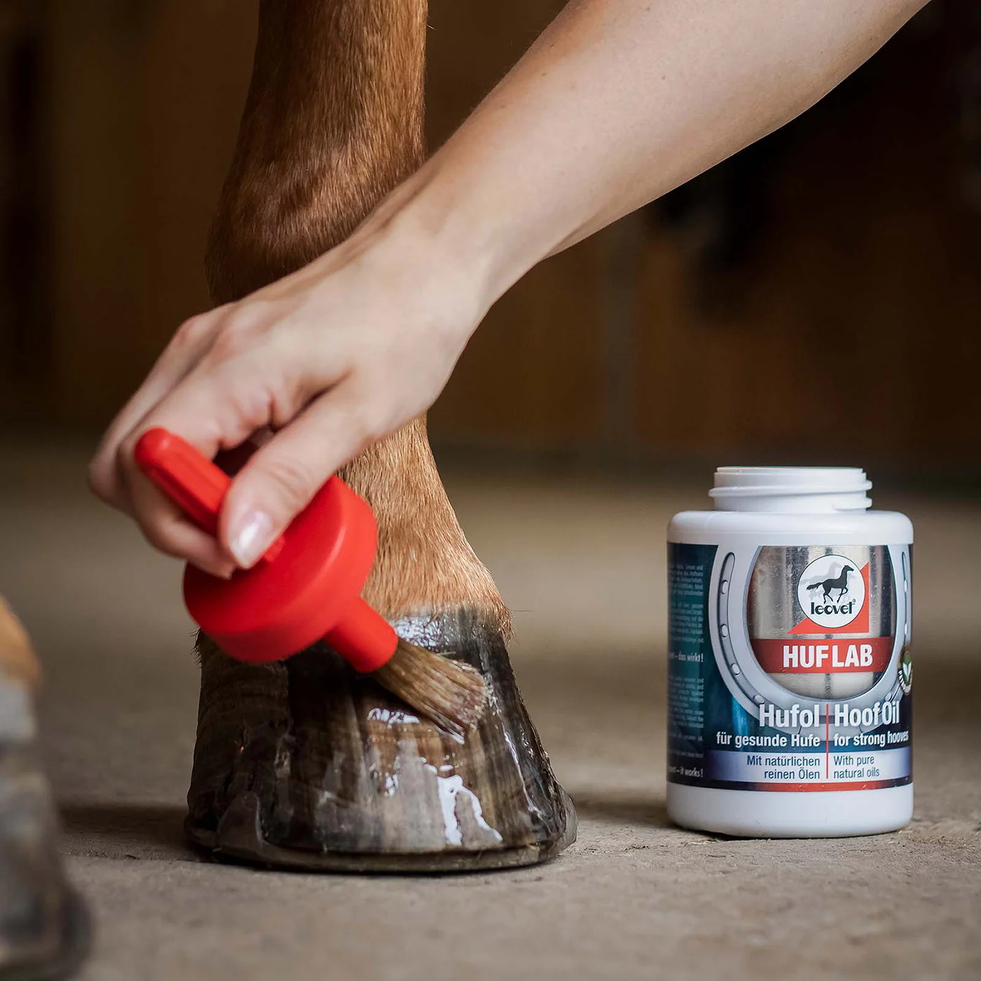Leovet Hoof Lab Hoof Oil 450 mL - Image 5