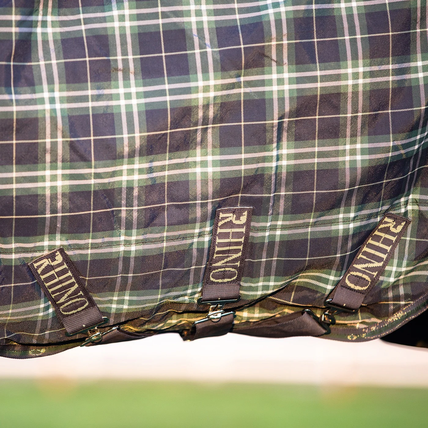 Rhino Wug Lite Turnout Blanket 100 g - Image 4