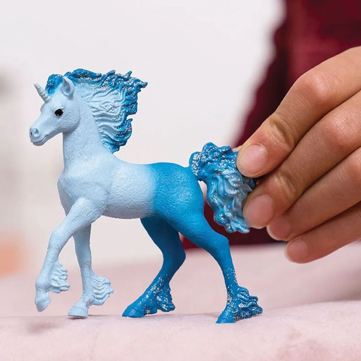 Schleich Bayala Elementa Water Unicorn Foal - Image 2