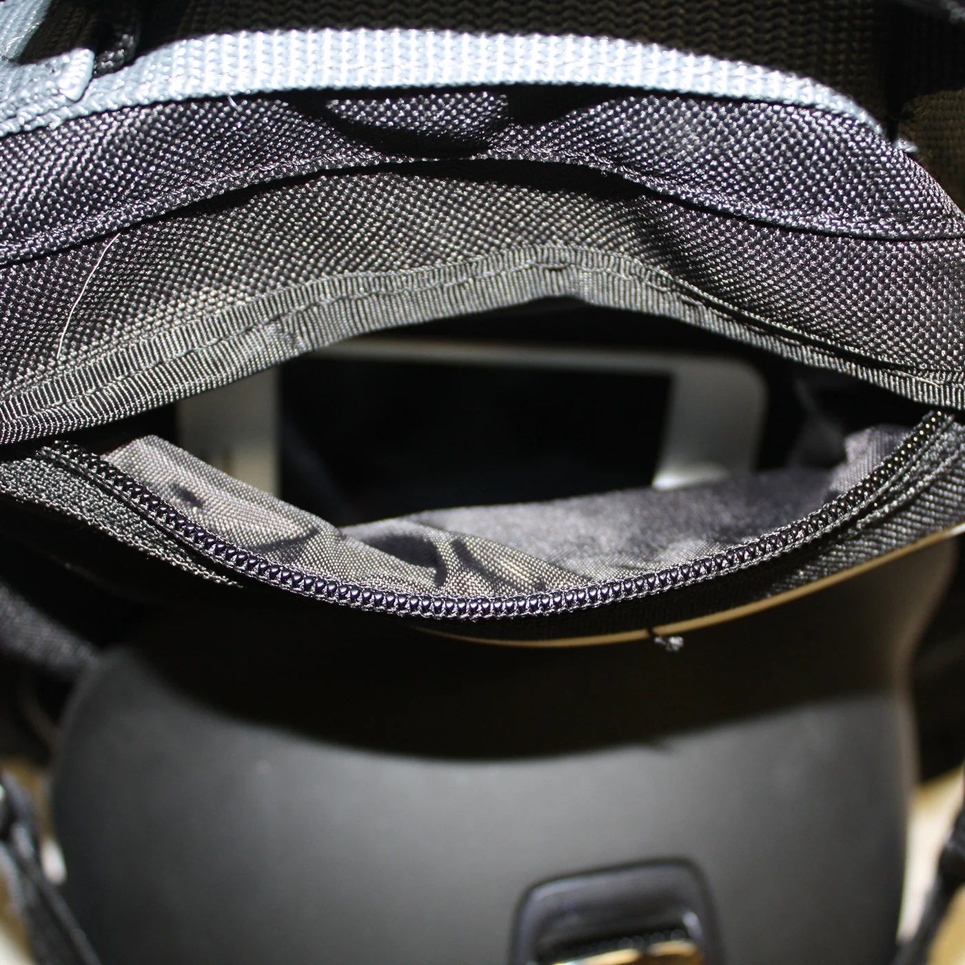 Shedrow Deluxe Backpack - Image 16