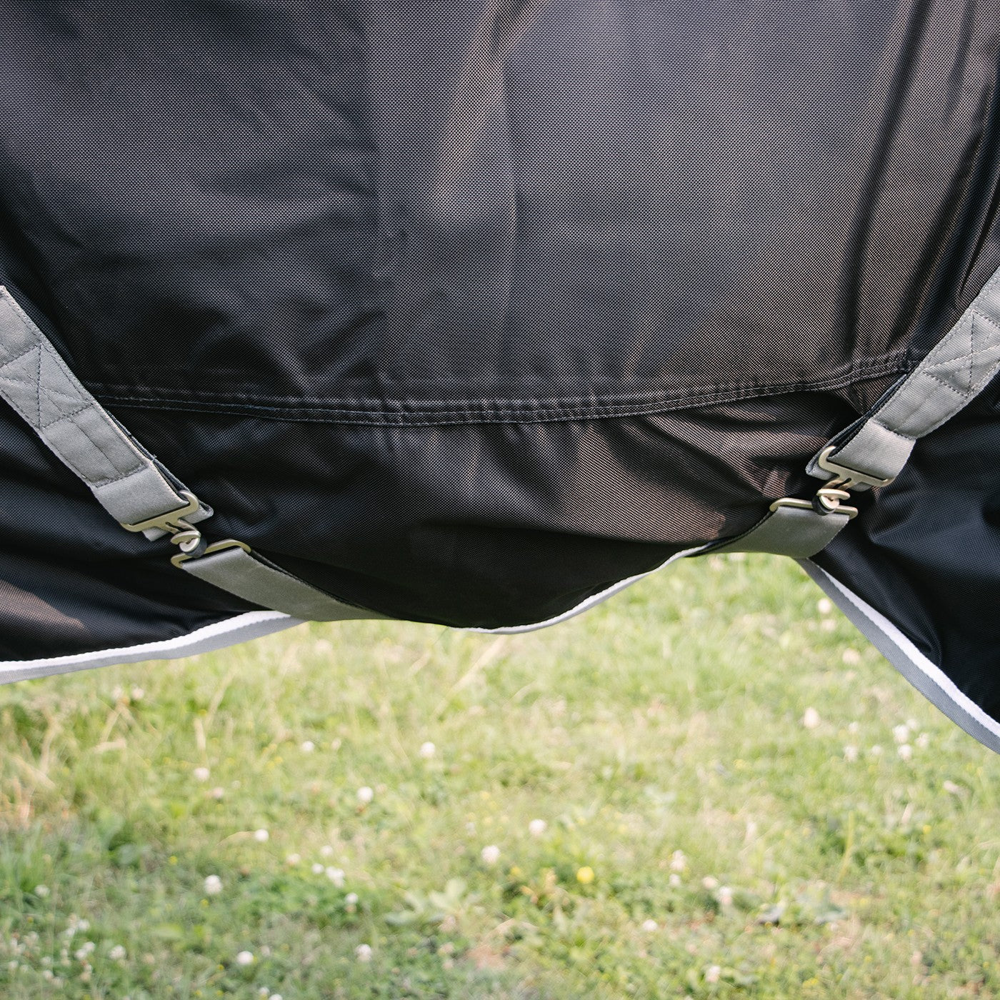 Shedrow Insulated Comfort Neck Rainsheet - Image 4