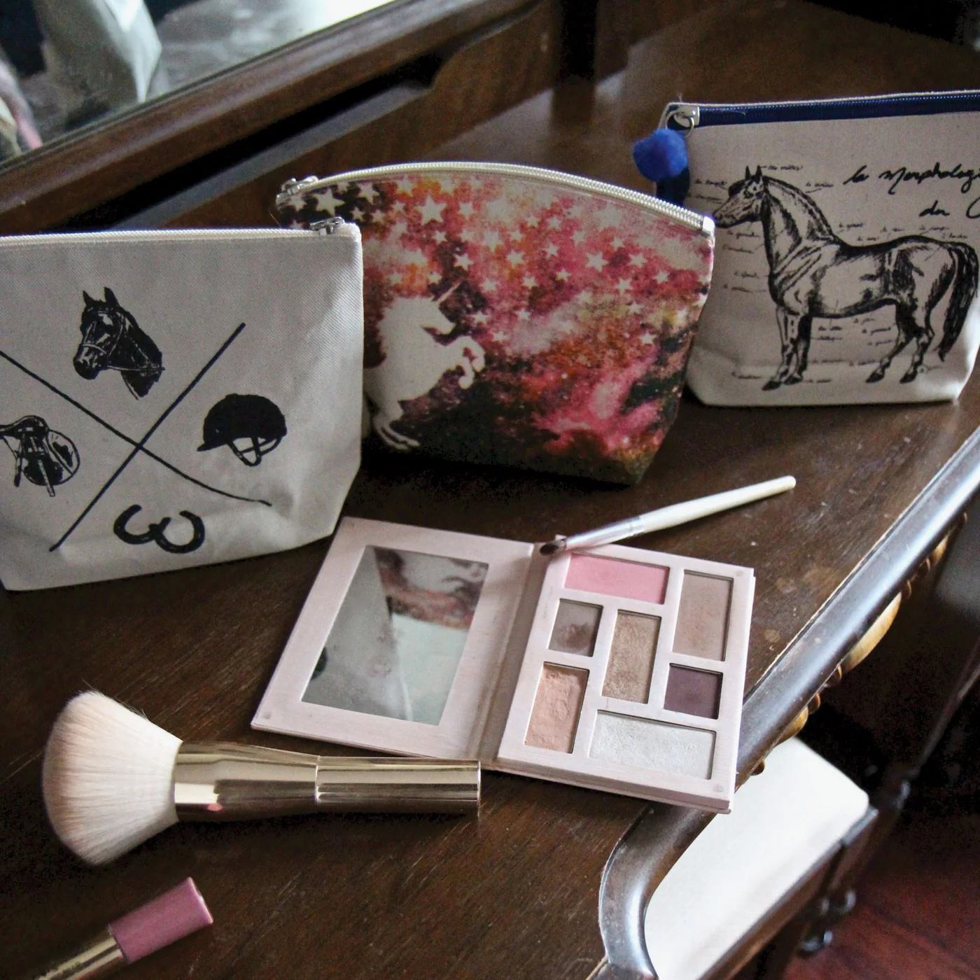 Spiced Equestrian Vintage Rider Makeup Bag - Image 3