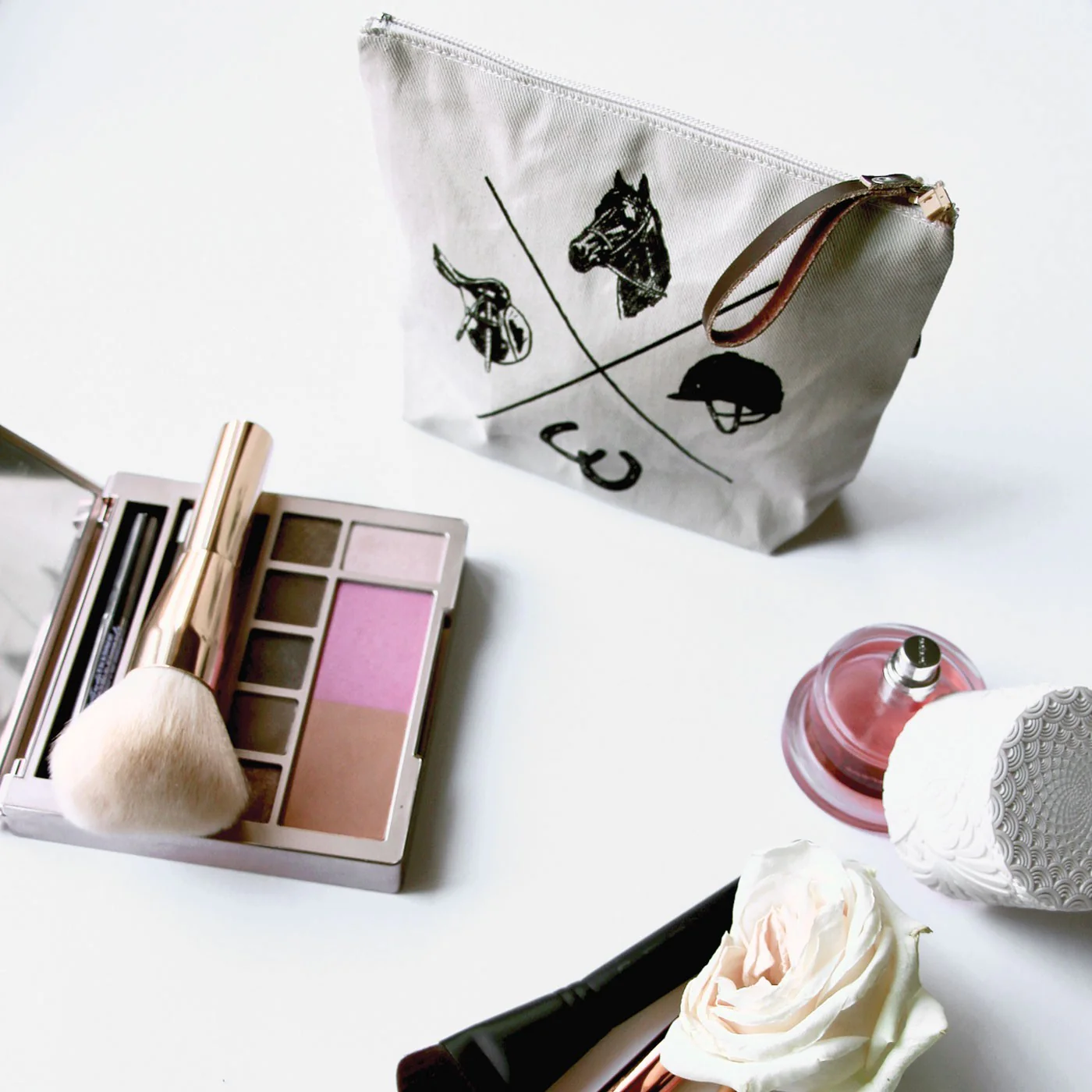Spiced Equestrian Vintage Rider Makeup Bag - Image 4