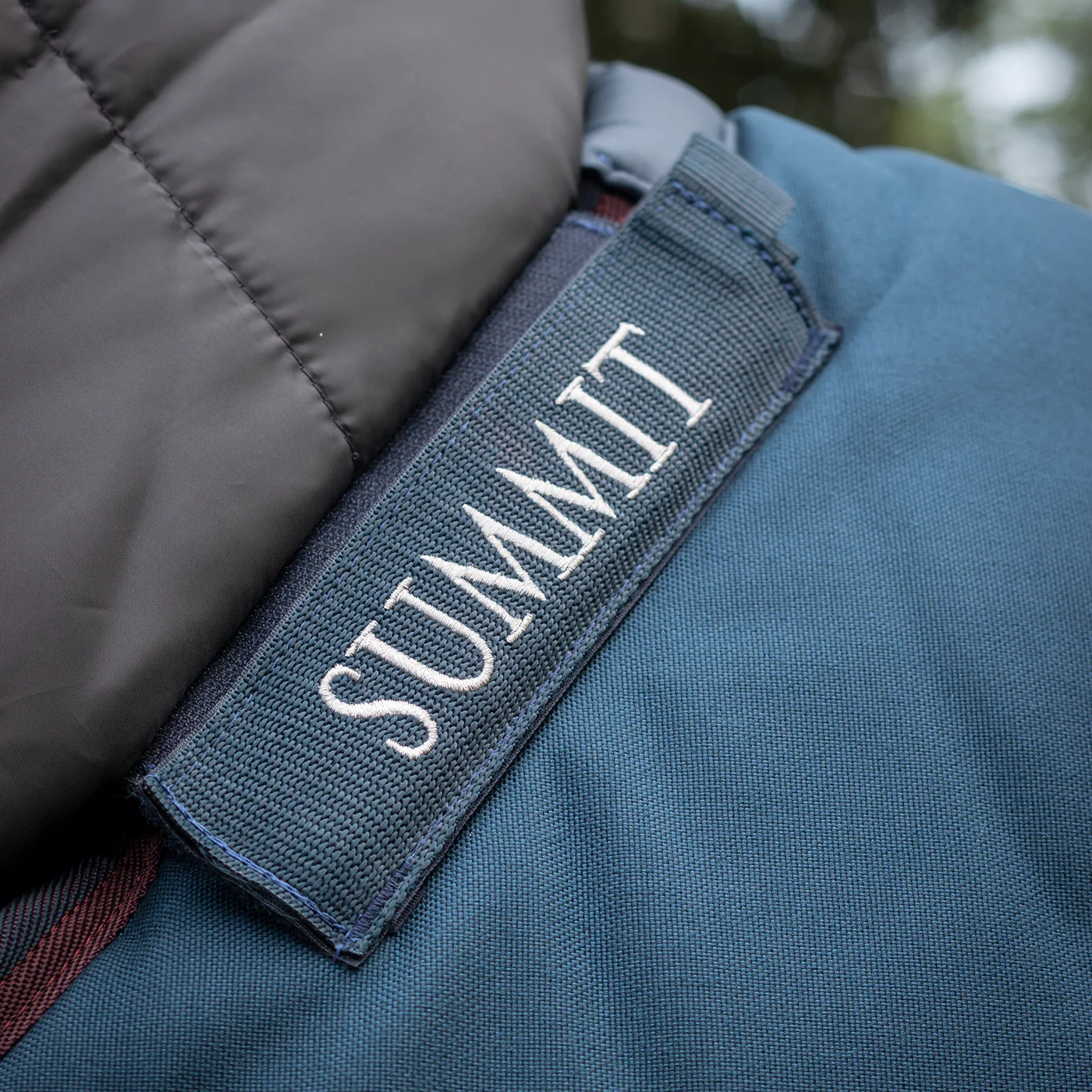 Summit Nova Turnout Blanket 400 g W/ 150 g Hood - Image 6