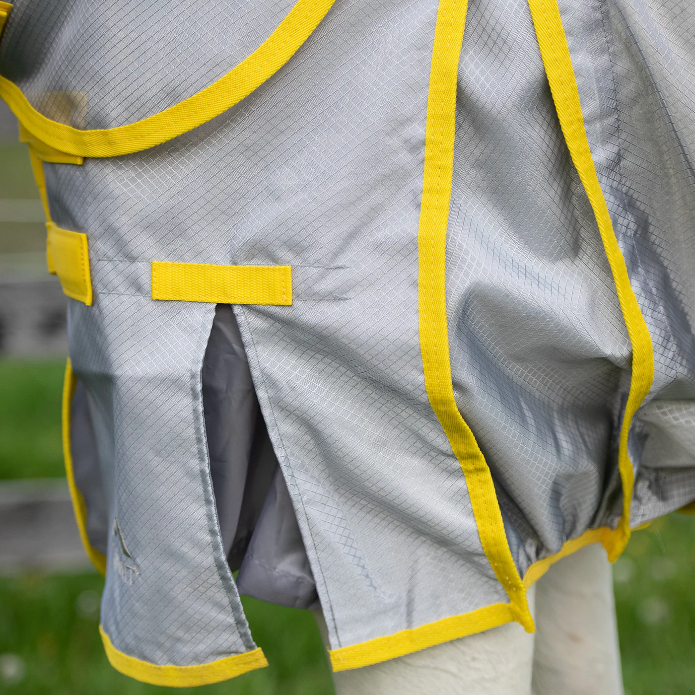 Summit Sirocco Fly Sheet W/ Detachable Hood - Image 8