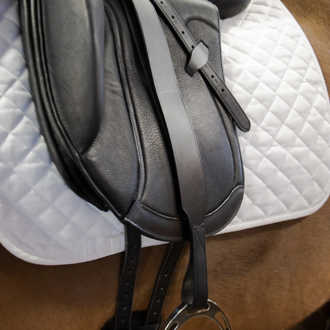 Val du Bois Wide Stirrup Leathers - Image 11