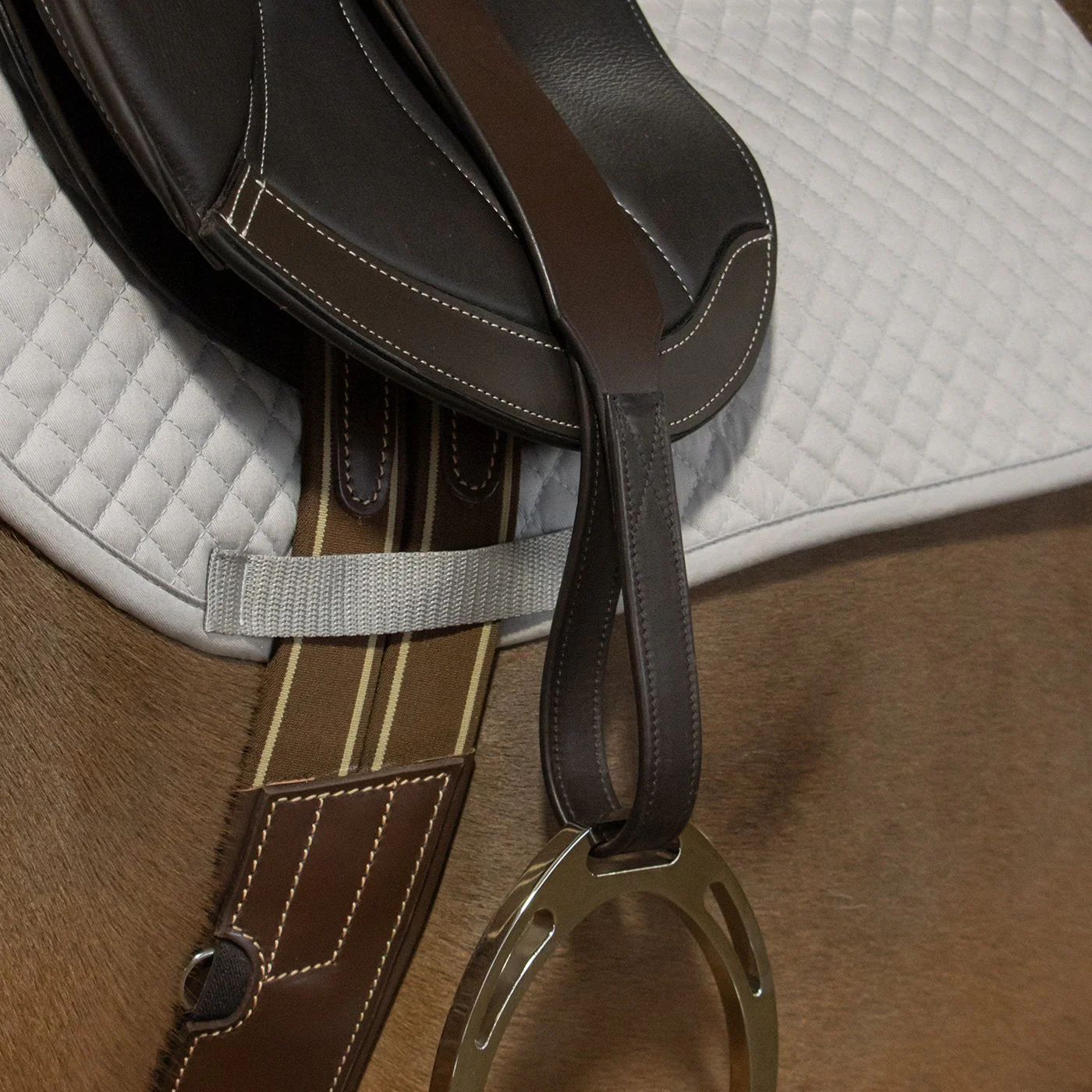 Val du Bois Wide Stirrup Leathers - Image 5