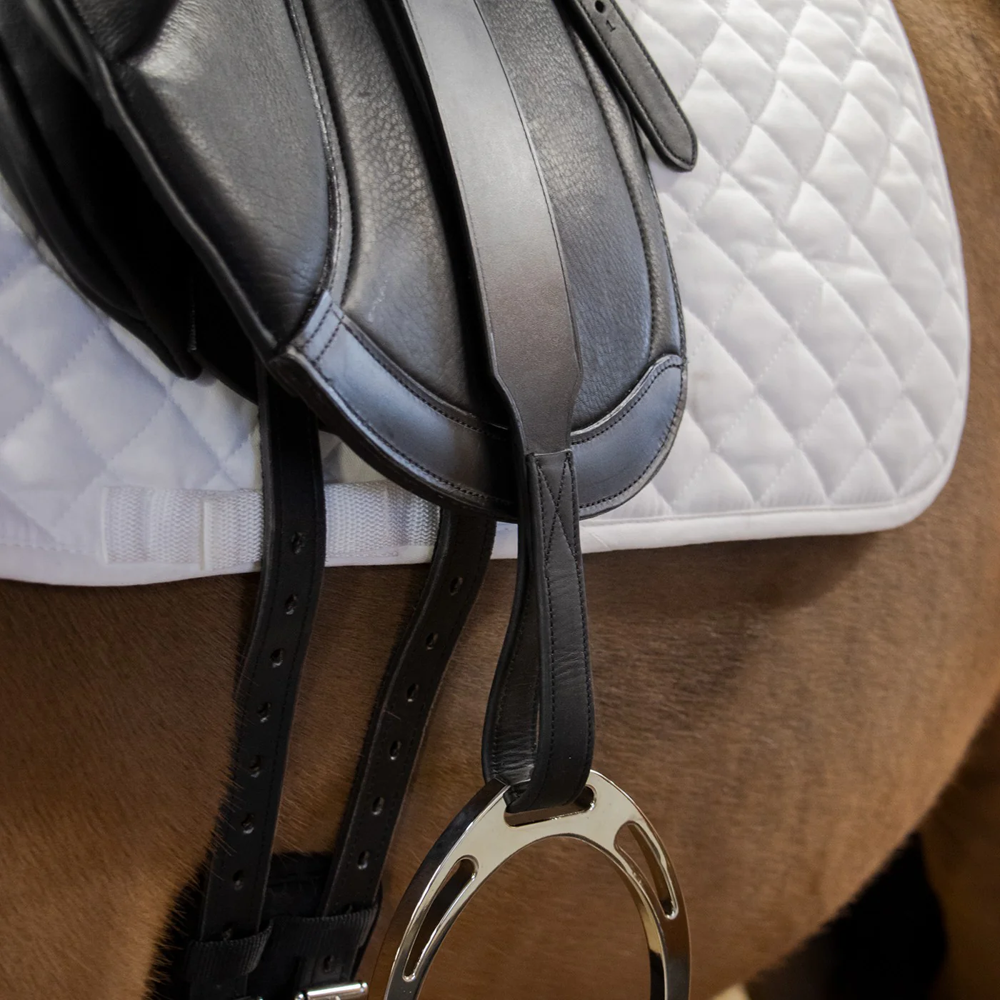Val du Bois Wide Stirrup Leathers - Image 9