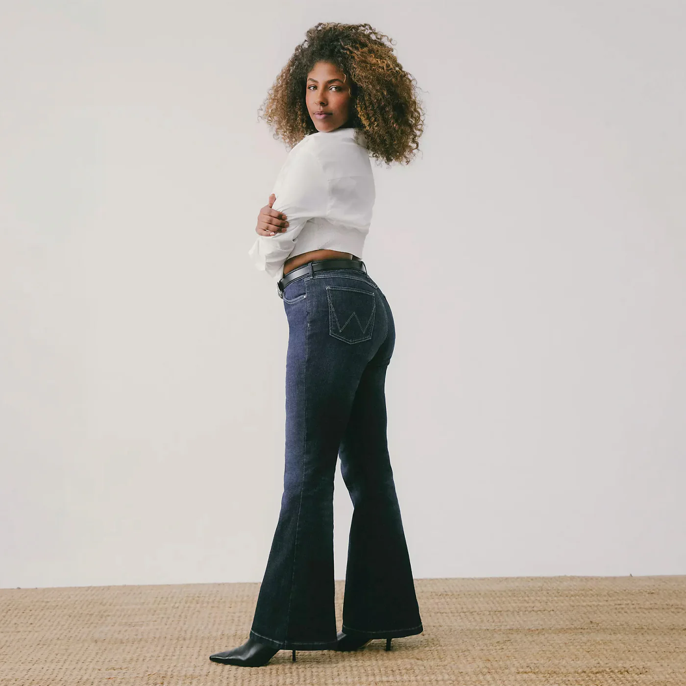 Wrangler Bespoke High Rise Flare Jean - Image 6